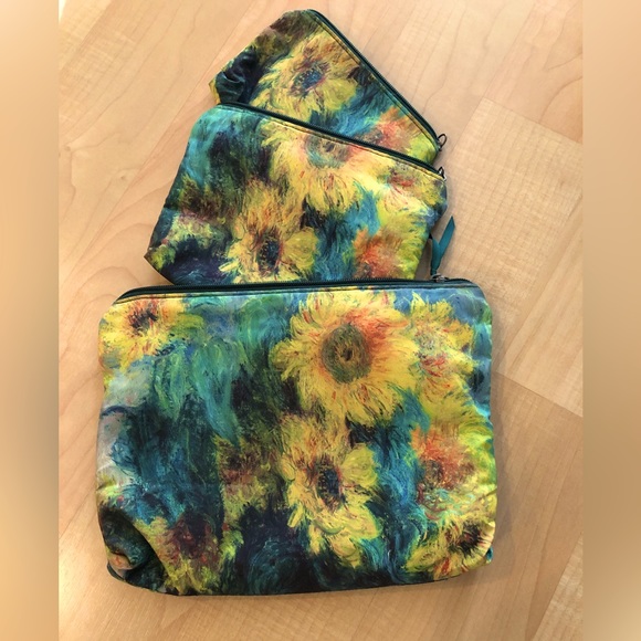 Metropolitan Museum of Art Handbags - Vintage zip pouch set featuring Claude Monet’s Sunflowers